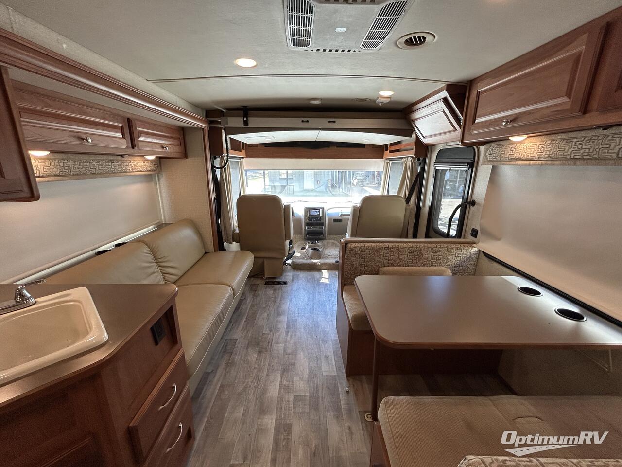 2017 Itasca Sunstar 29VE Photo 8