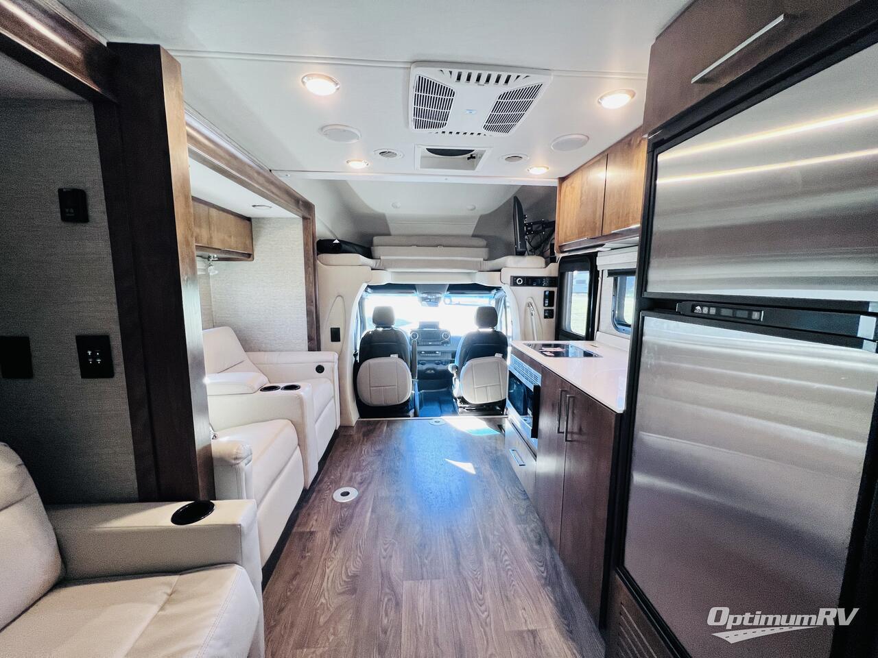 2020 Tiffin Wayfarer 25 RW Photo 5