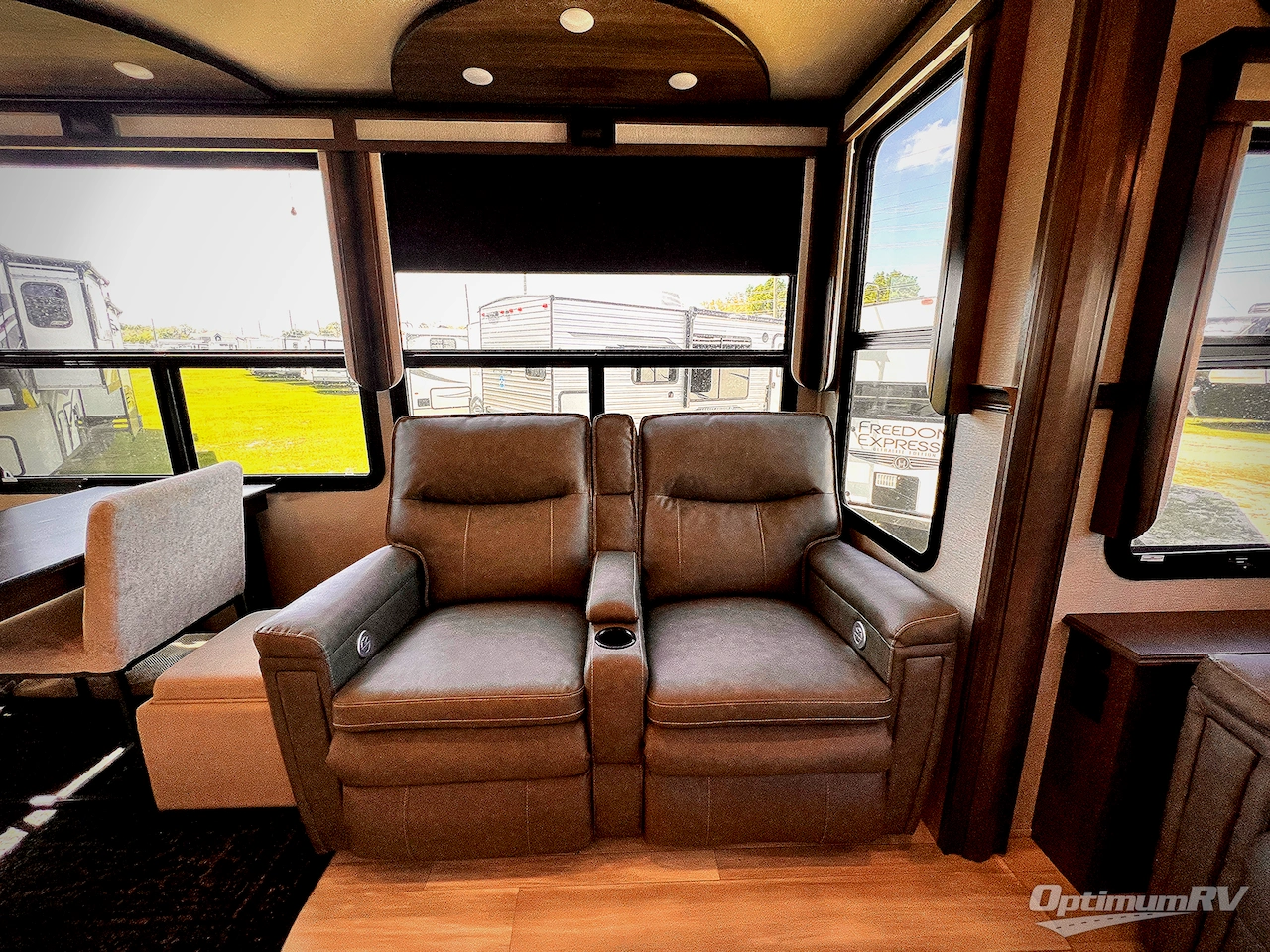 2022 Grand Design Solitude 310GK Photo 8