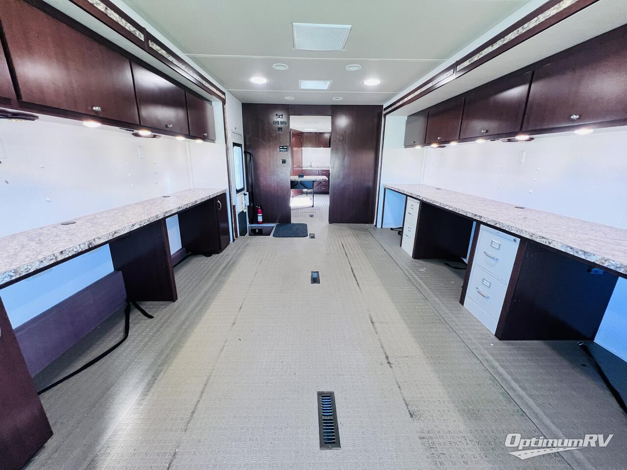 2013 Winnebago Adventurer 37F Photo 4