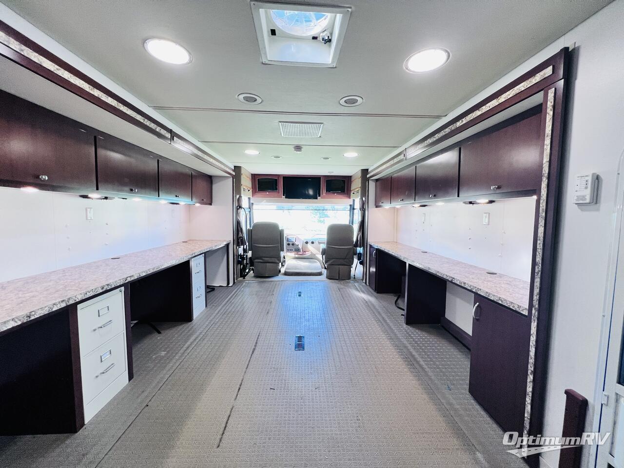 2013 Winnebago Adventurer 37F Photo 5