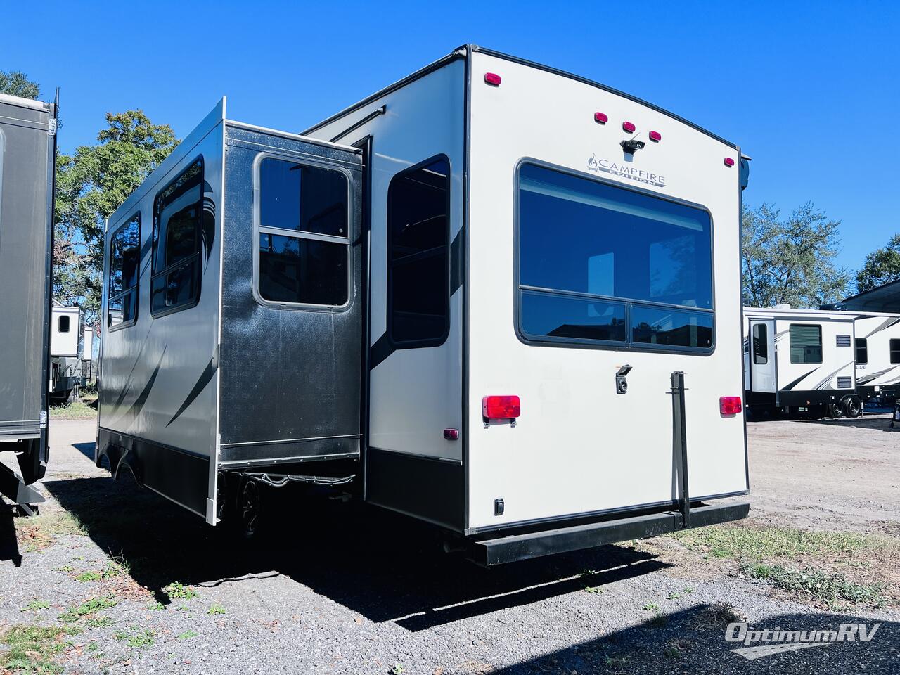 2019 Keystone Sprinter Campfire Edition 26FWRL Photo 2