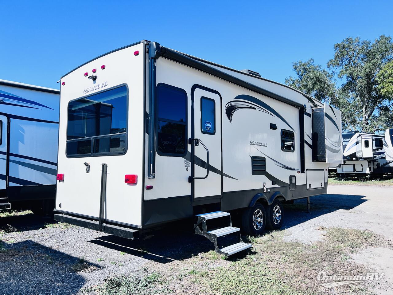 2019 Keystone Sprinter Campfire Edition 26FWRL Photo 3