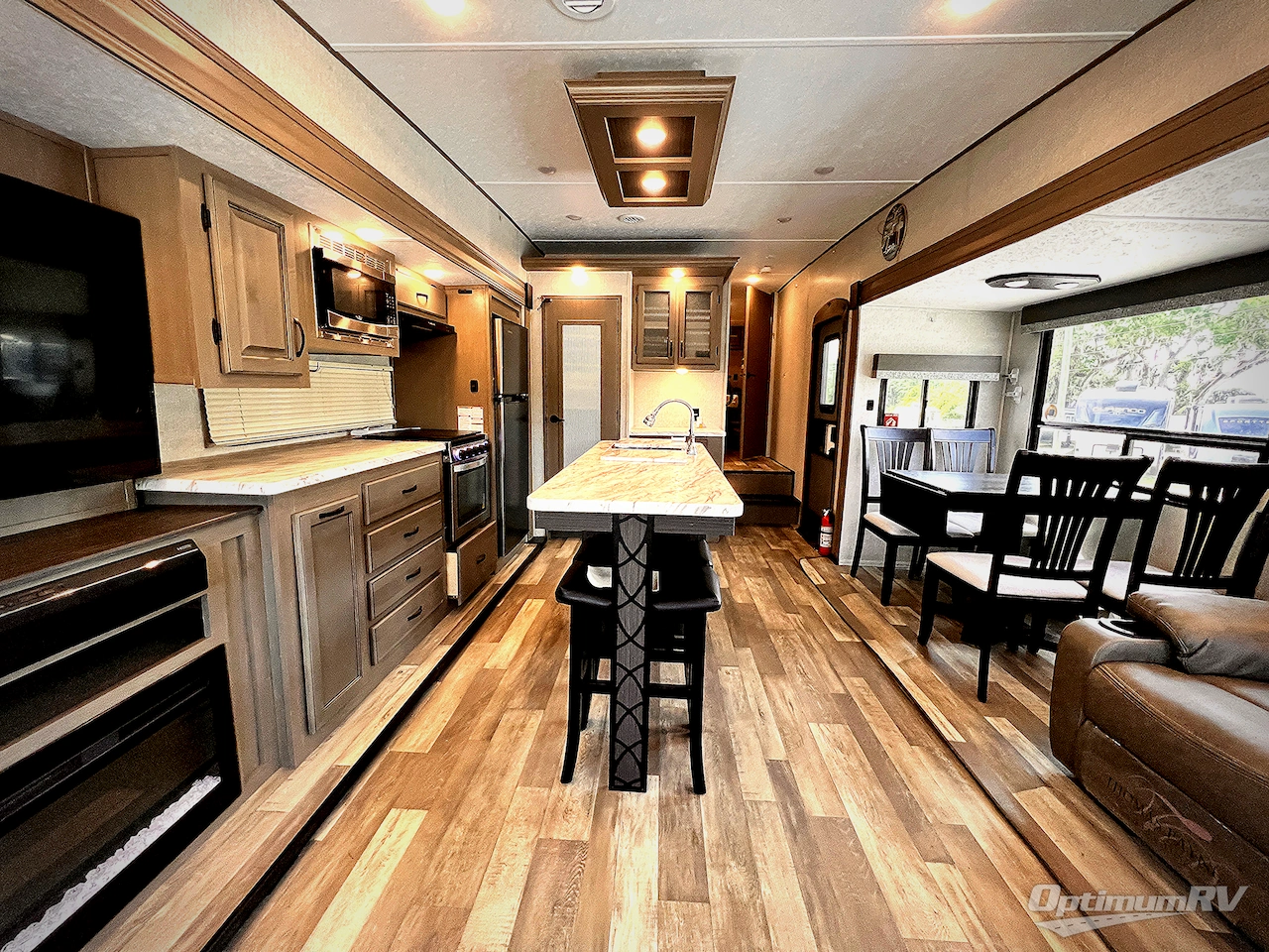 2024 Coachmen Chaparral Lite 30RLS Photo 5