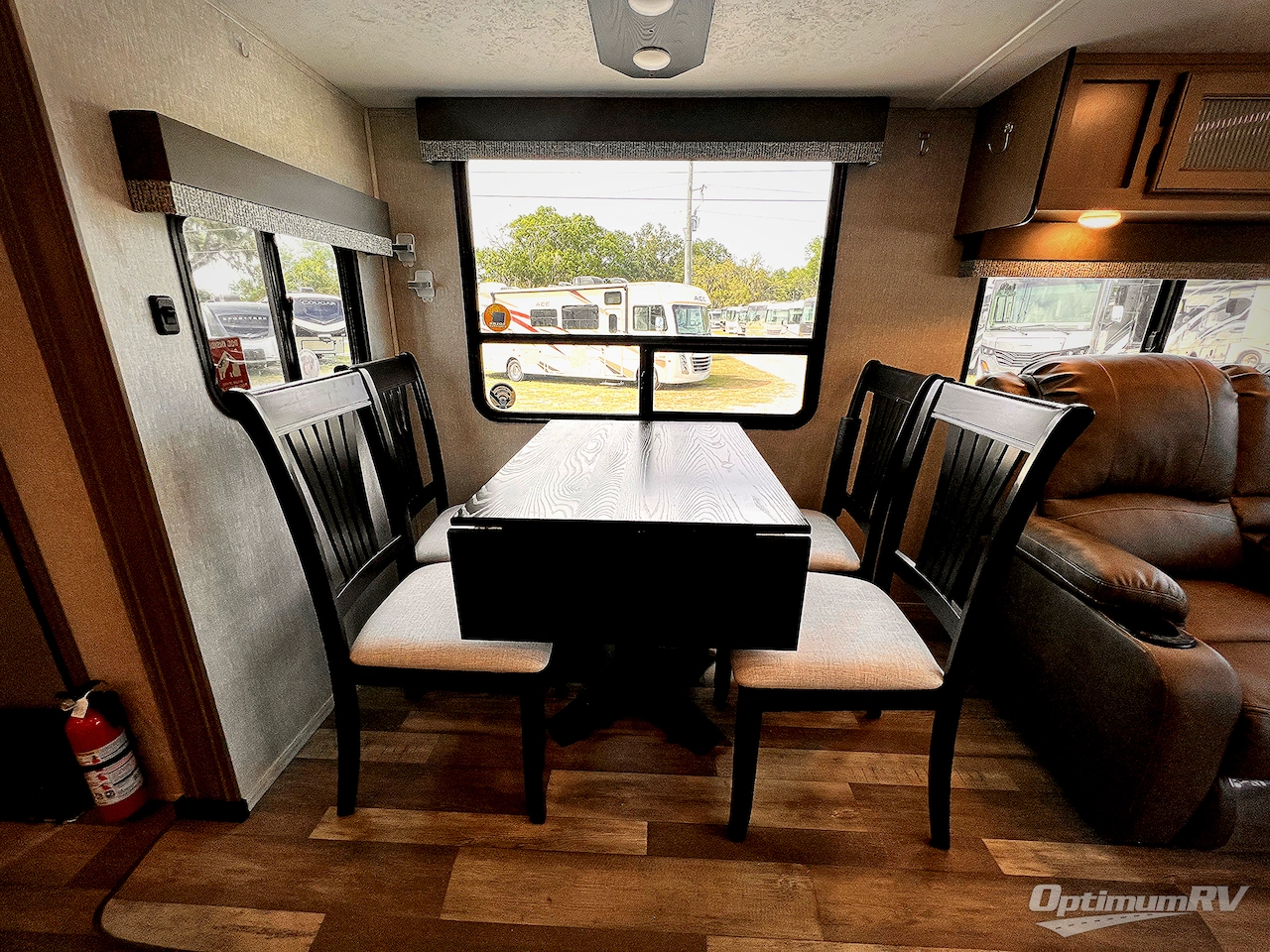 2024 Coachmen Chaparral Lite 30RLS Photo 9