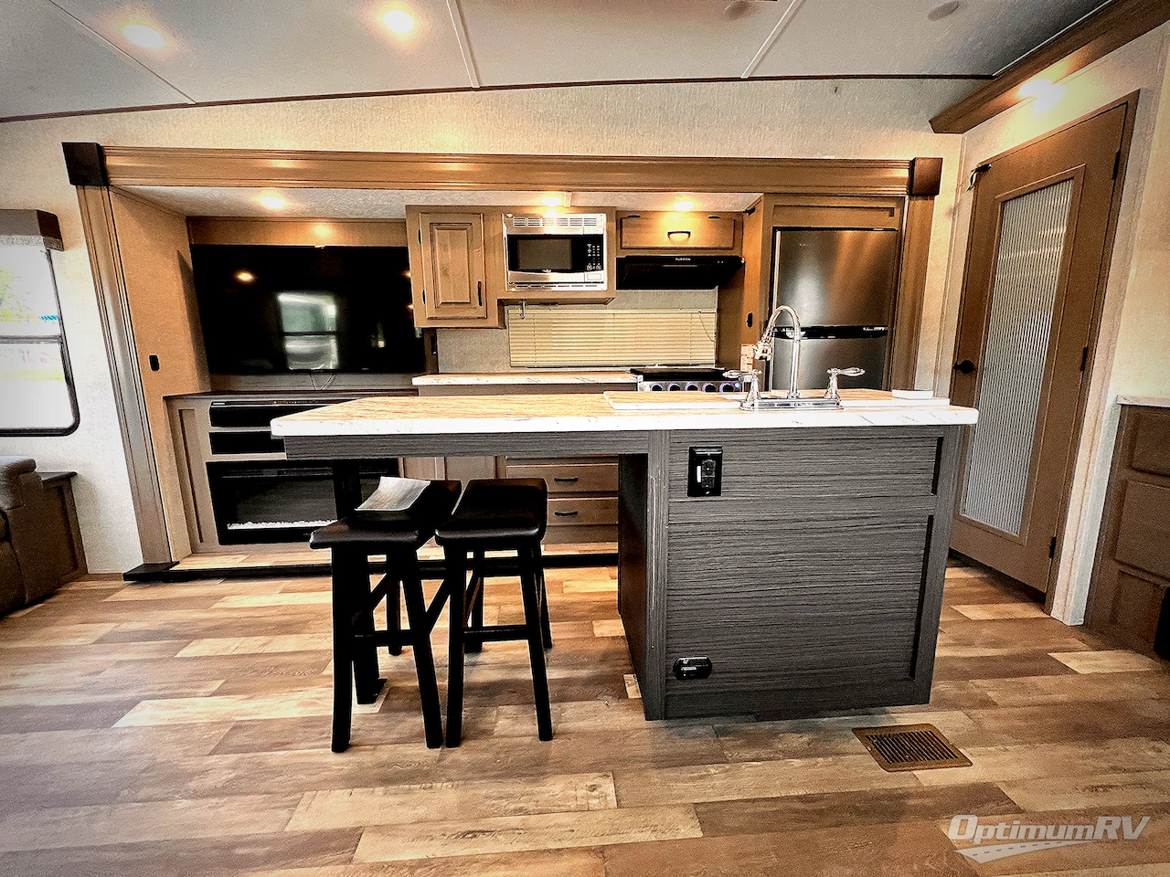 2024 Coachmen Chaparral Lite 30RLS Photo 10