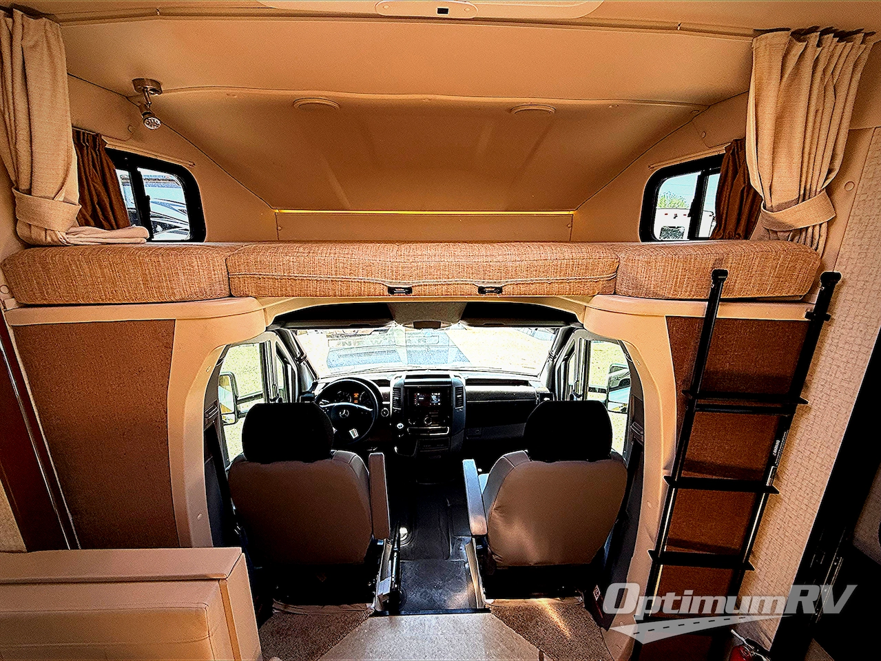 2016 Itasca Navion 24J Photo 6