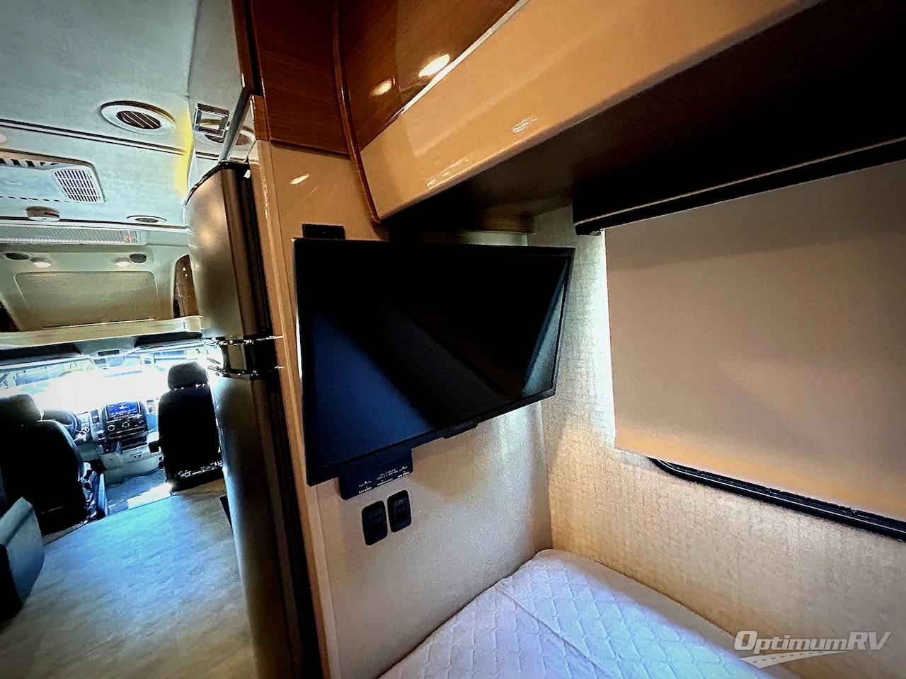 2016 Itasca Navion 24J Photo 14