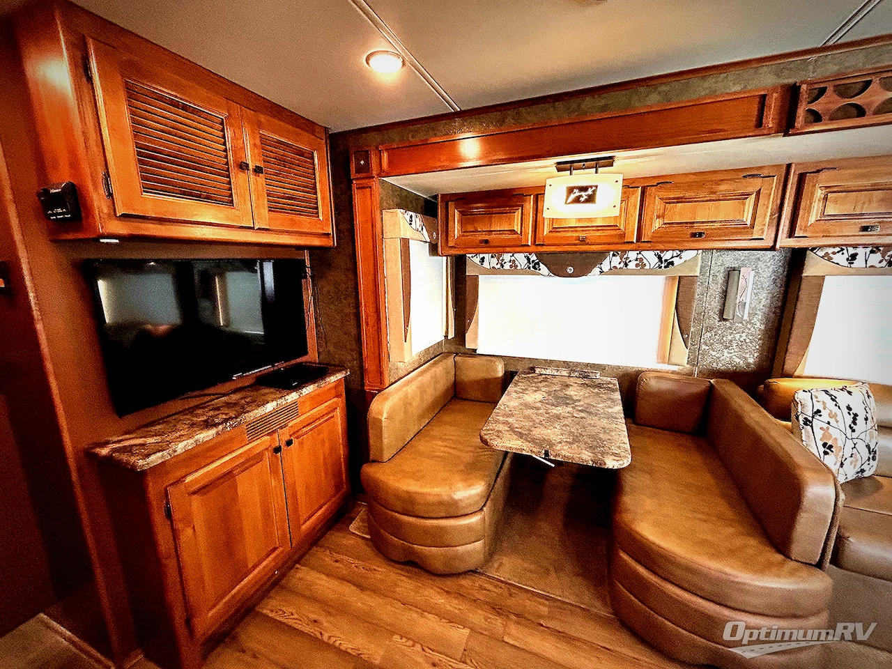 2014 Tiffin Allegro 35 QBA Photo 12