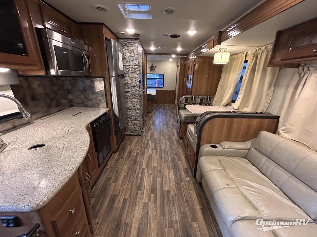 2018 Coachmen Mirada 31FW Photo 7