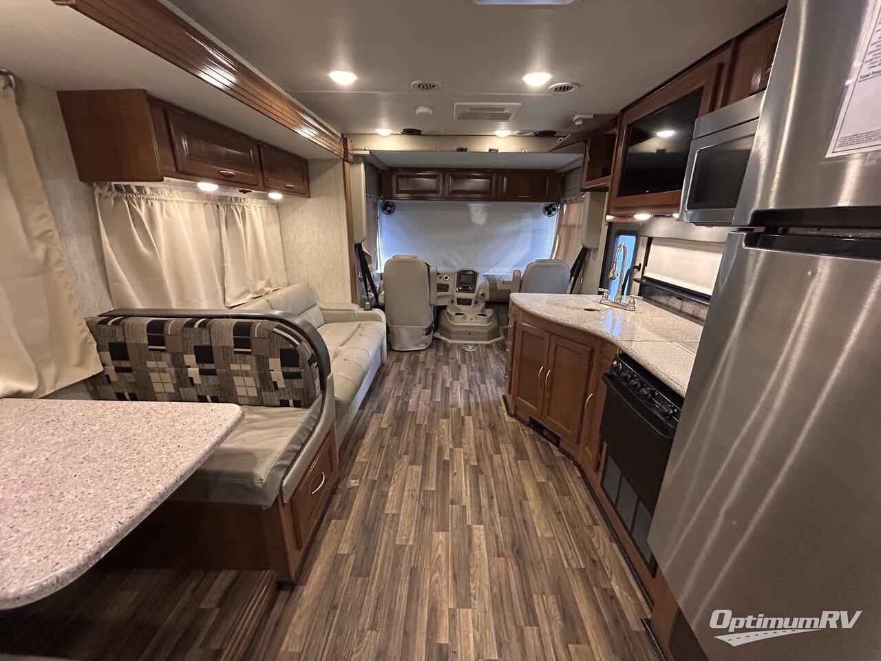 2018 Coachmen Mirada 31FW Photo 8