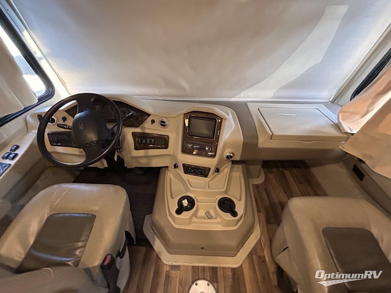 2018 Coachmen Mirada 31FW Photo 6