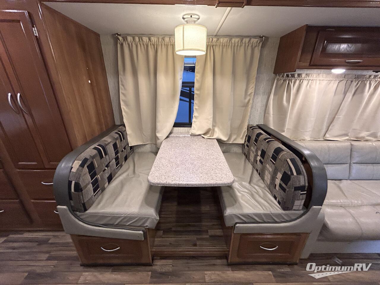 2018 Coachmen Mirada 31FW Photo 13