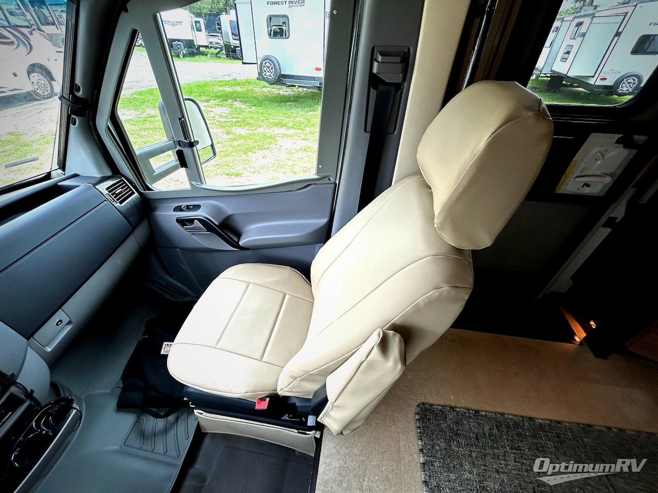 2015 Winnebago View 24M Photo 9