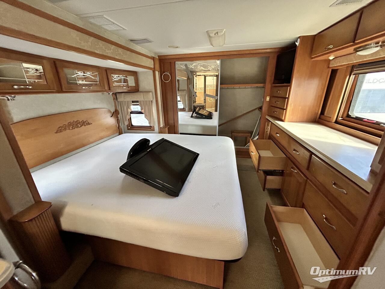 2005 DRV Luxury Suites Mobile Suites 33RS3 Photo 10