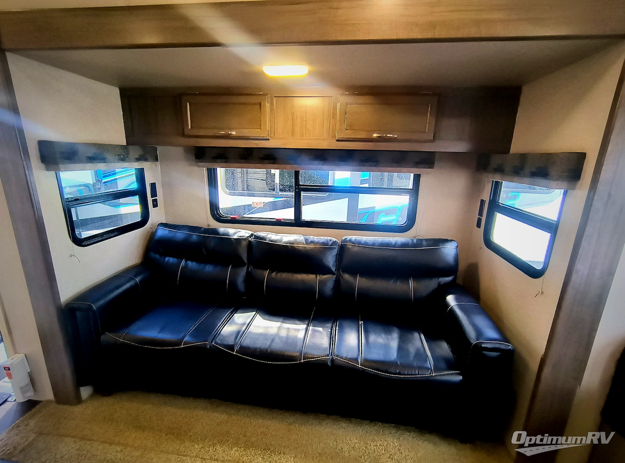 2019 Winnebago Towables Minnie Plus 30RLSS Photo 7