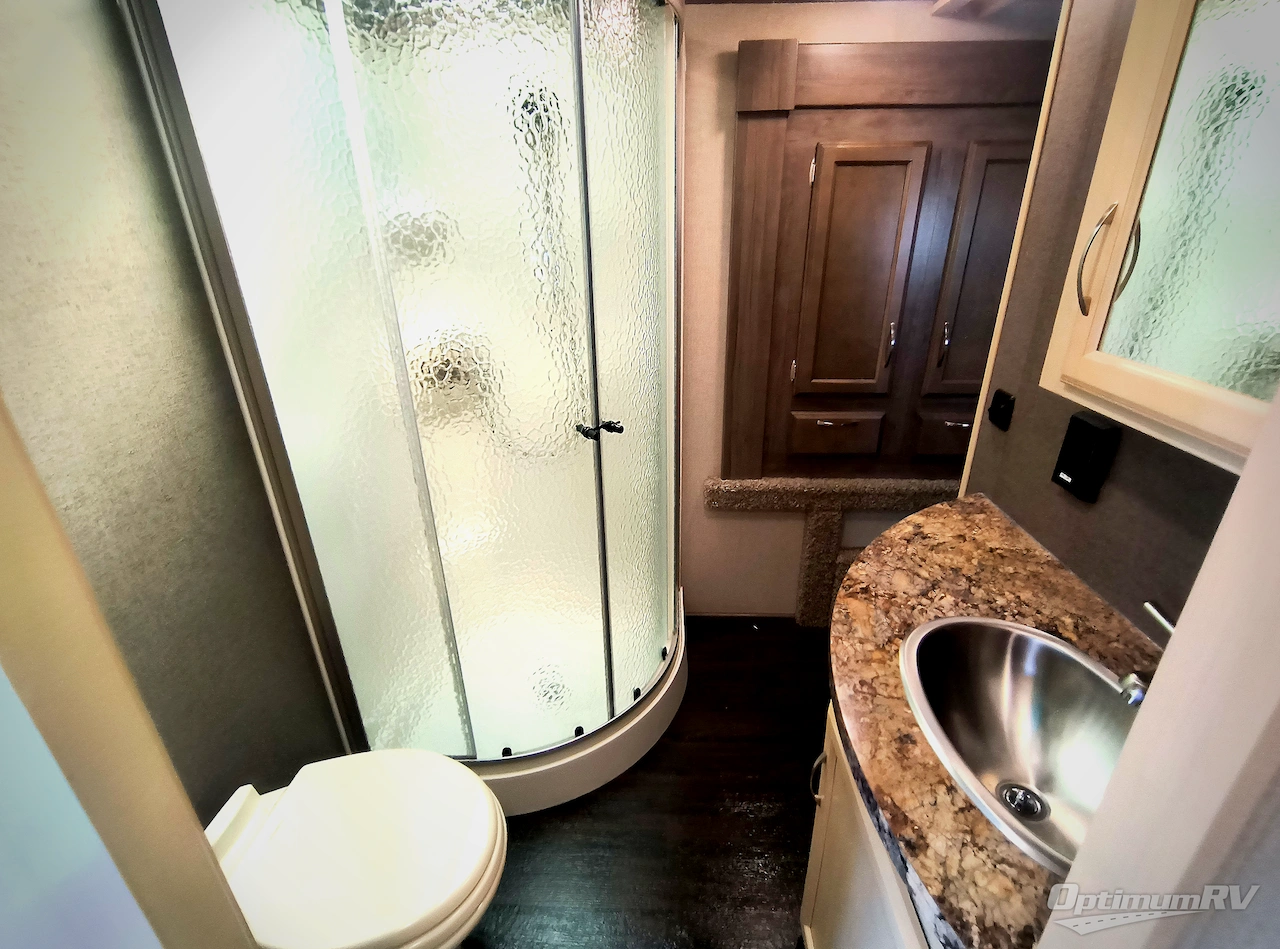 2019 Winnebago Towables Minnie Plus 30RLSS Photo 13