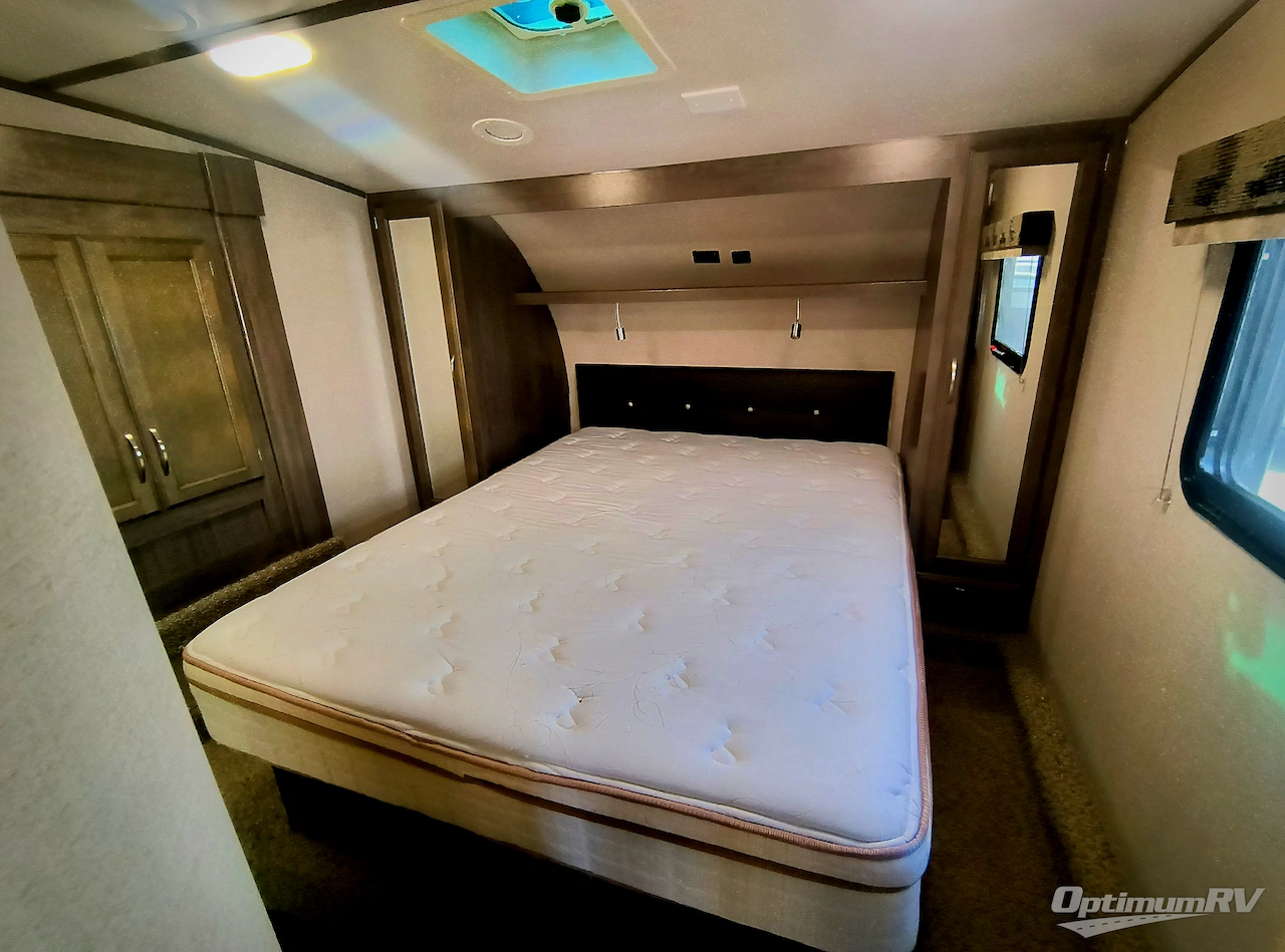 2019 Winnebago Towables Minnie Plus 30RLSS Photo 14