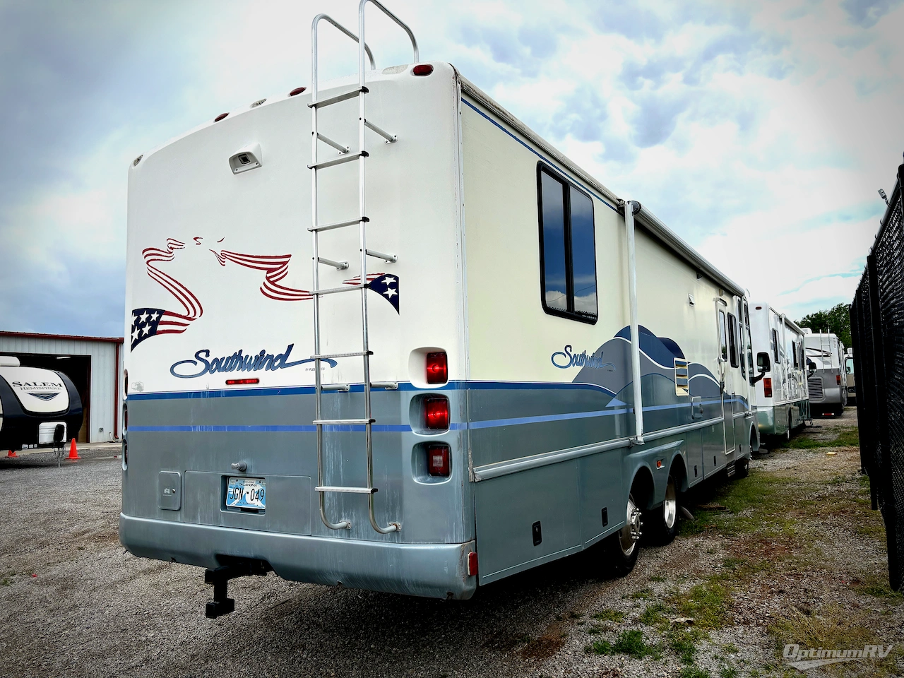 1998 Fleetwood Southwind 35S Photo 2