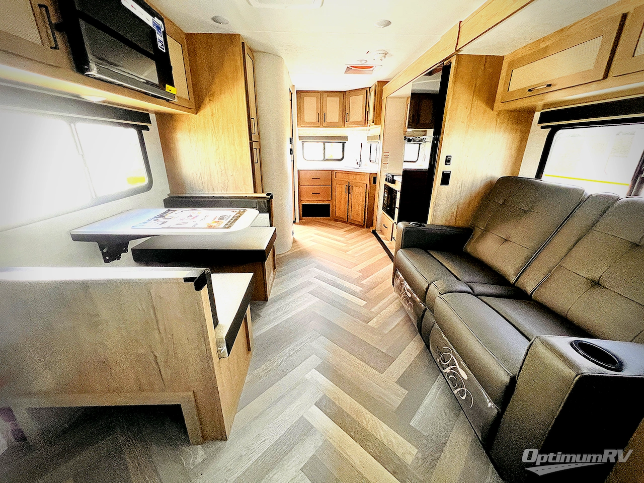 2025 Ember E-Series 22MLQ Photo 4