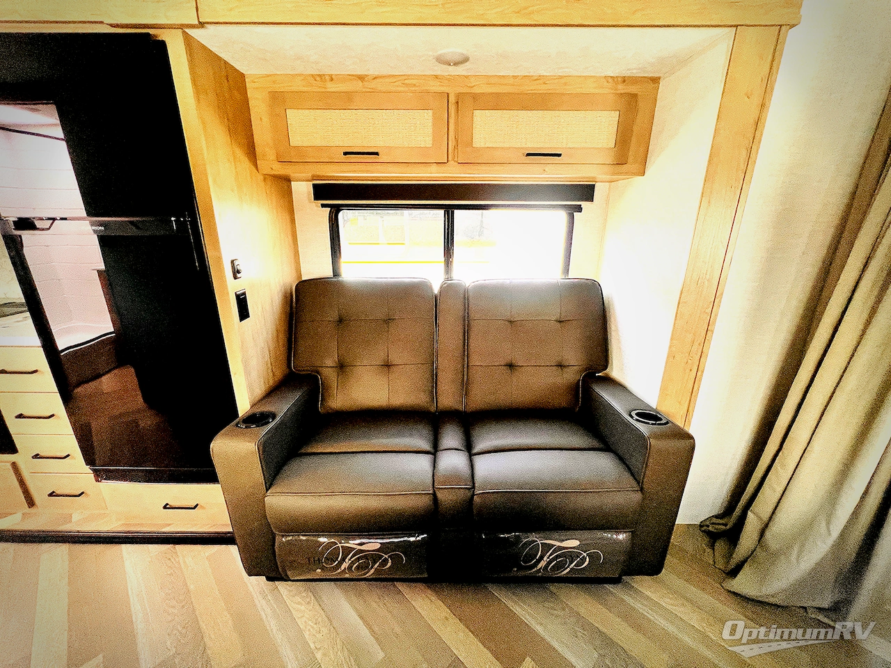 2025 Ember E-Series 22MLQ Photo 6