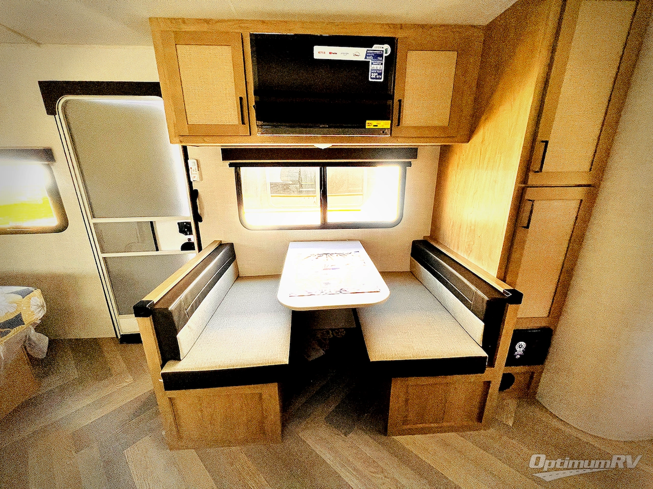 2025 Ember E-Series 22MLQ Photo 7