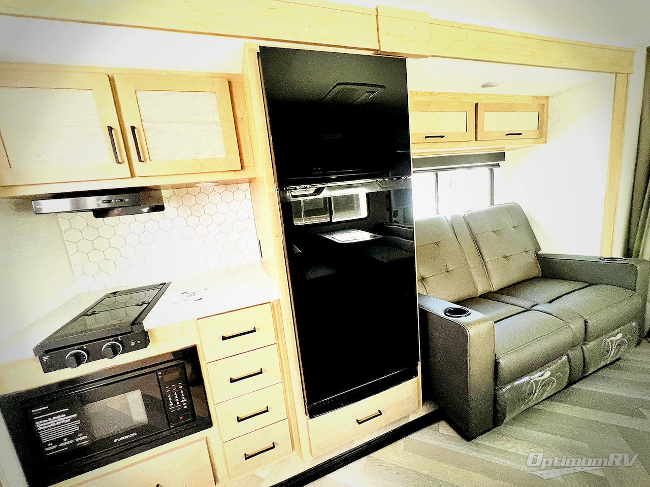 2025 Ember E-Series 22MLQ Photo 12