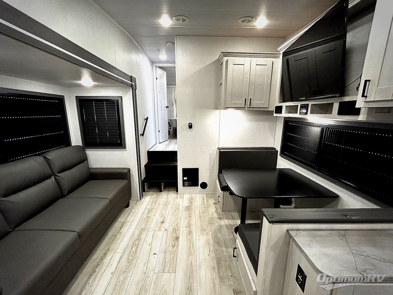 2025 East To West Tandara 22RK Photo 3