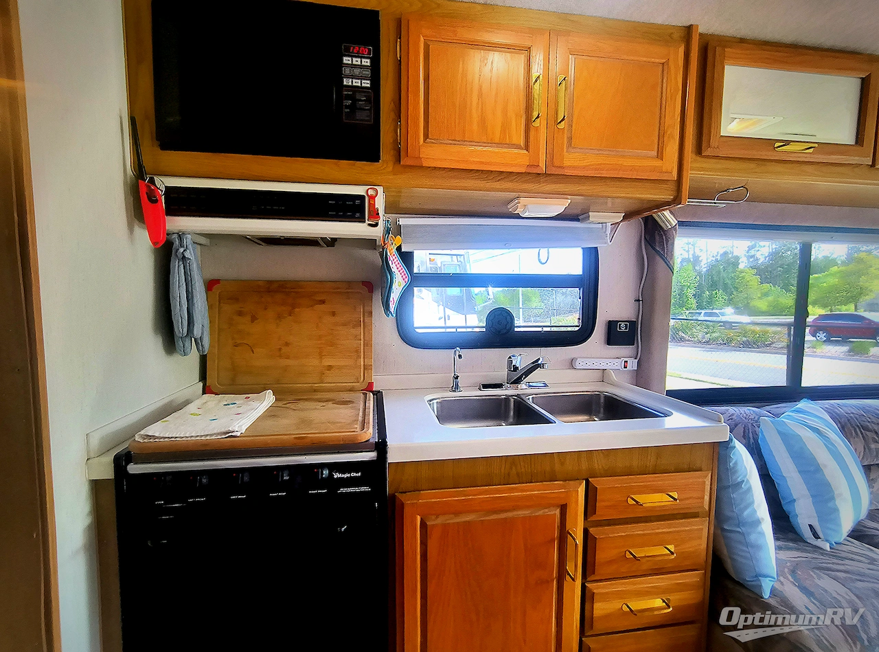 1993 Fleetwood Coronado 30H Photo 8
