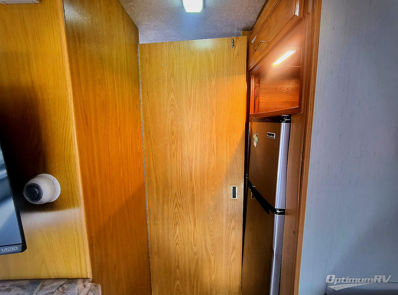 1993 Fleetwood Coronado 30H Photo 10