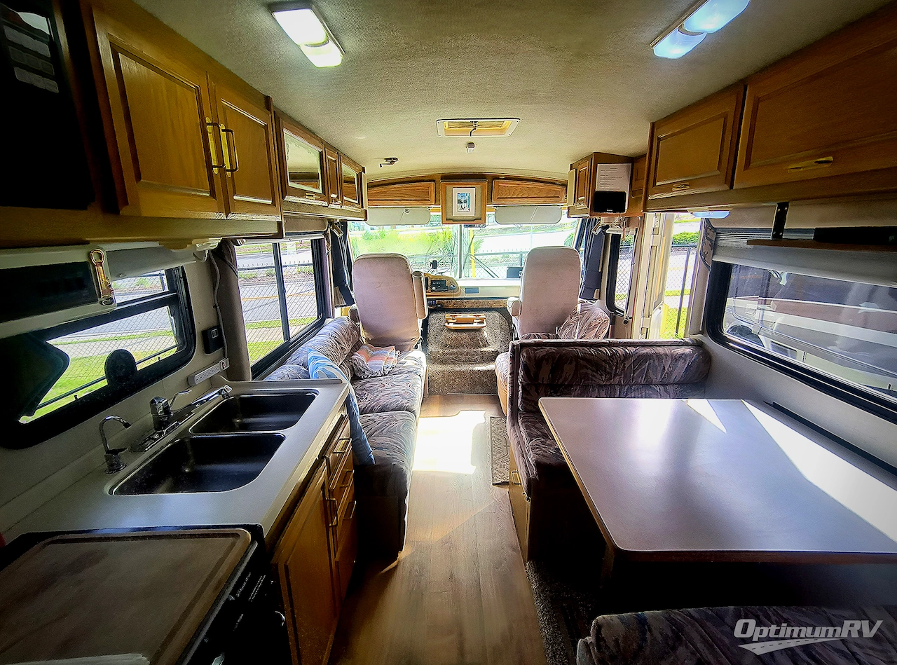 1993 Fleetwood Coronado 30H Photo 11