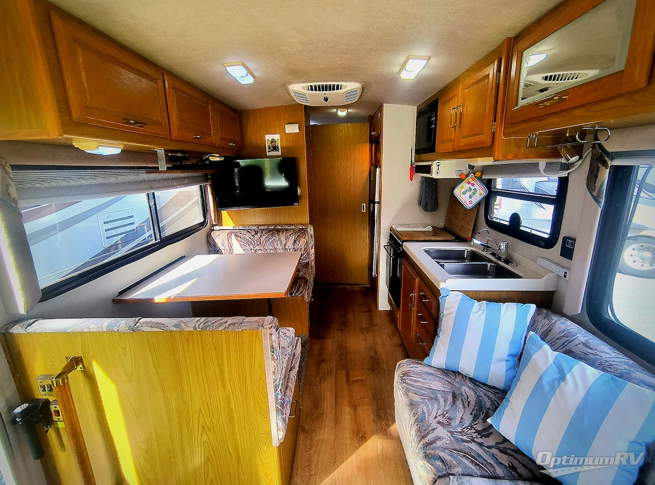 1993 Fleetwood Coronado 30H Photo 12
