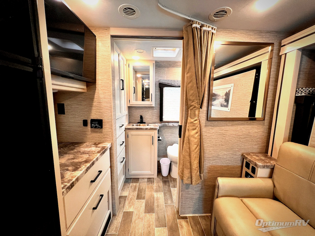 2021 Thor Chateau 25M Photo 14