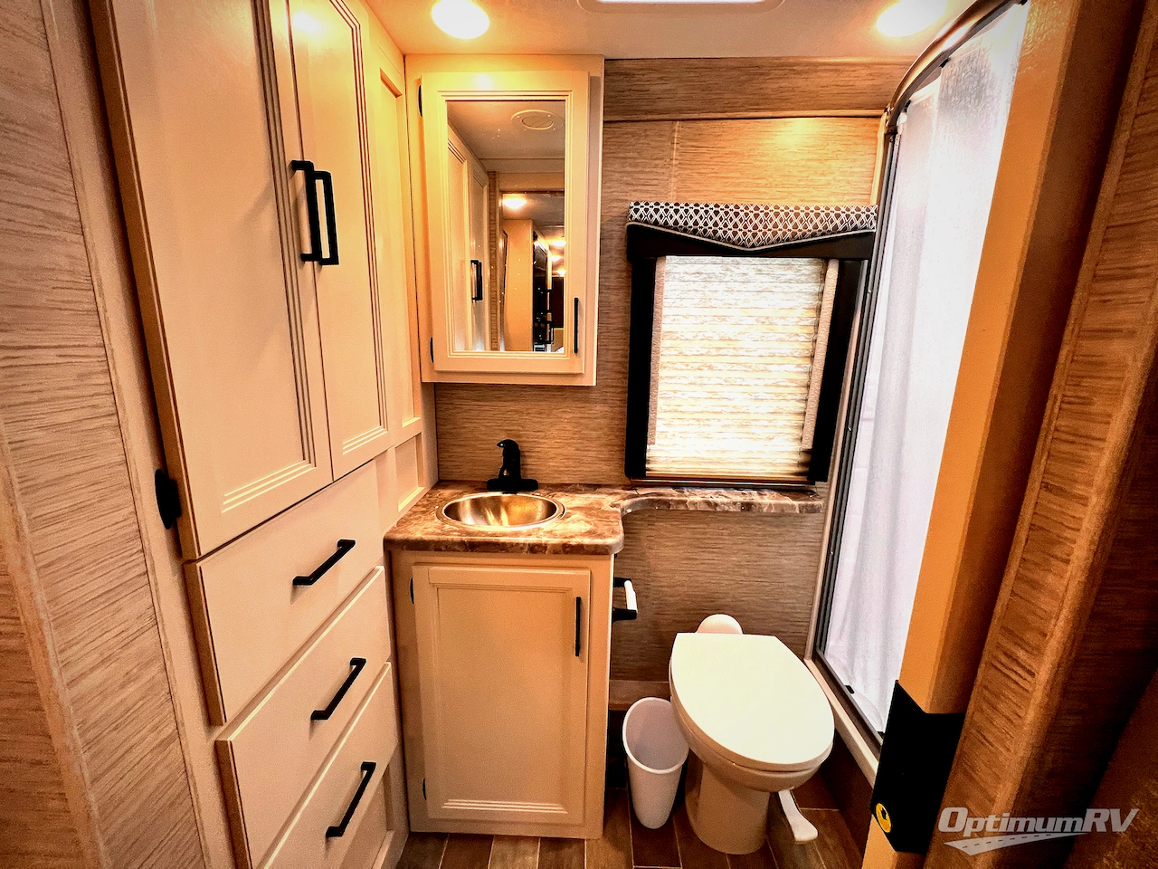 2021 Thor Chateau 25M Photo 15