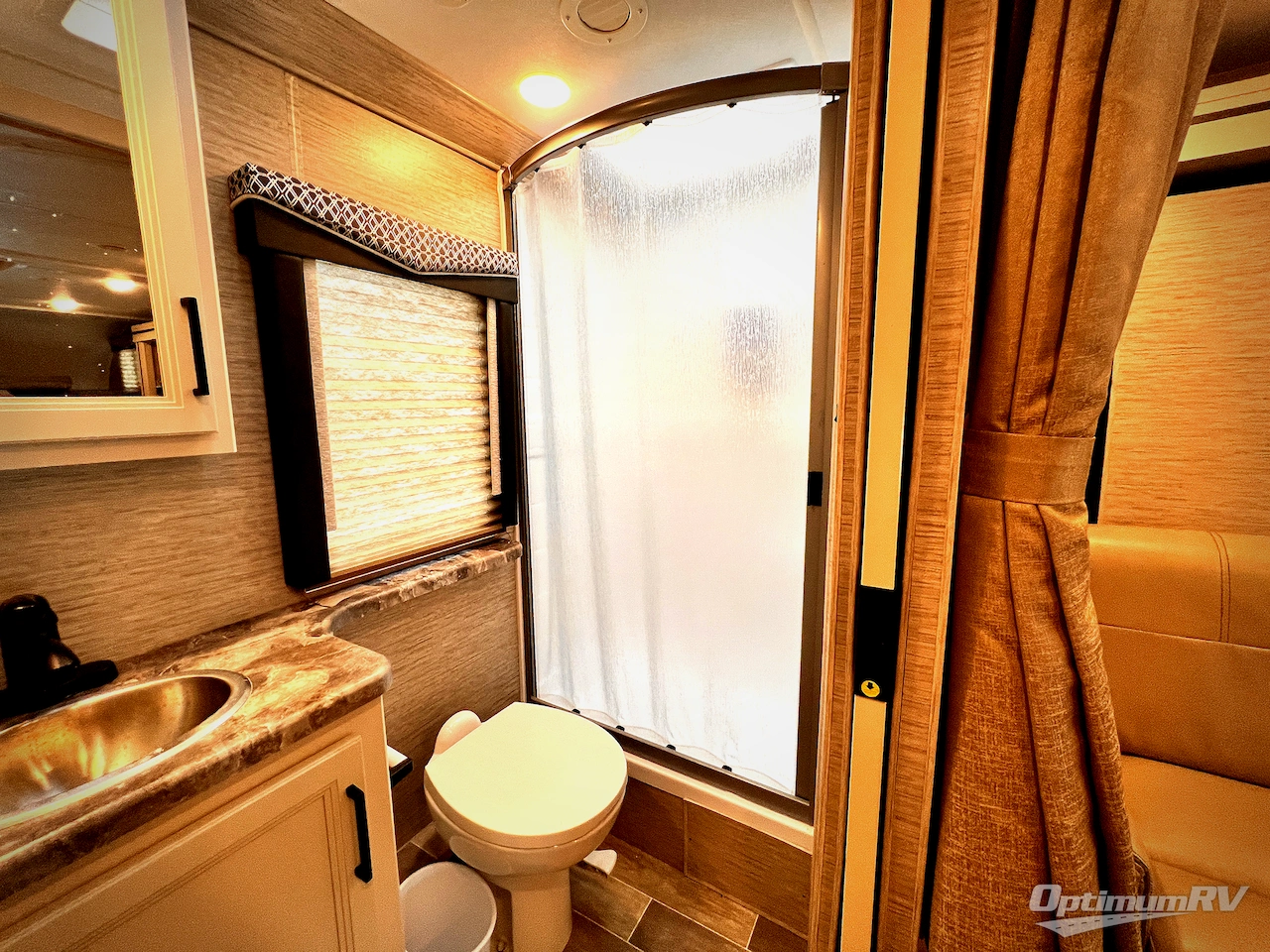 2021 Thor Chateau 25M Photo 16