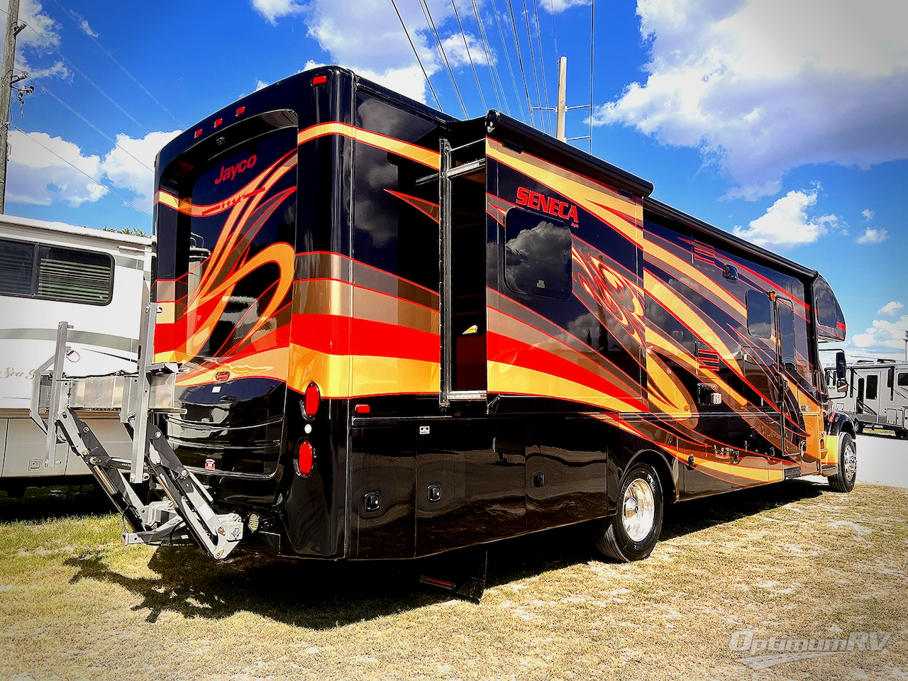 2018 Jayco Seneca 37HJ Photo 2
