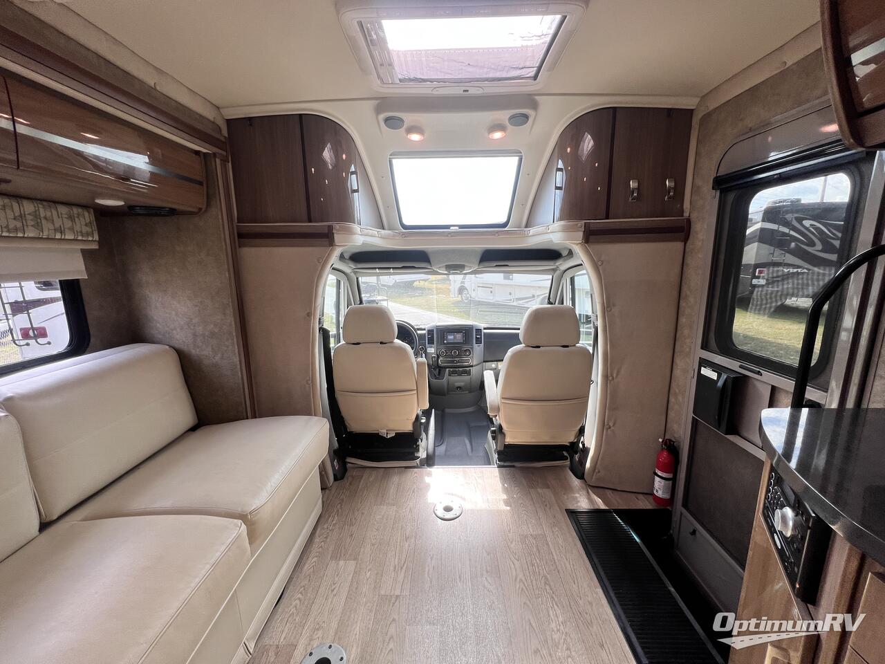 2014 Winnebago View 24G Photo 6