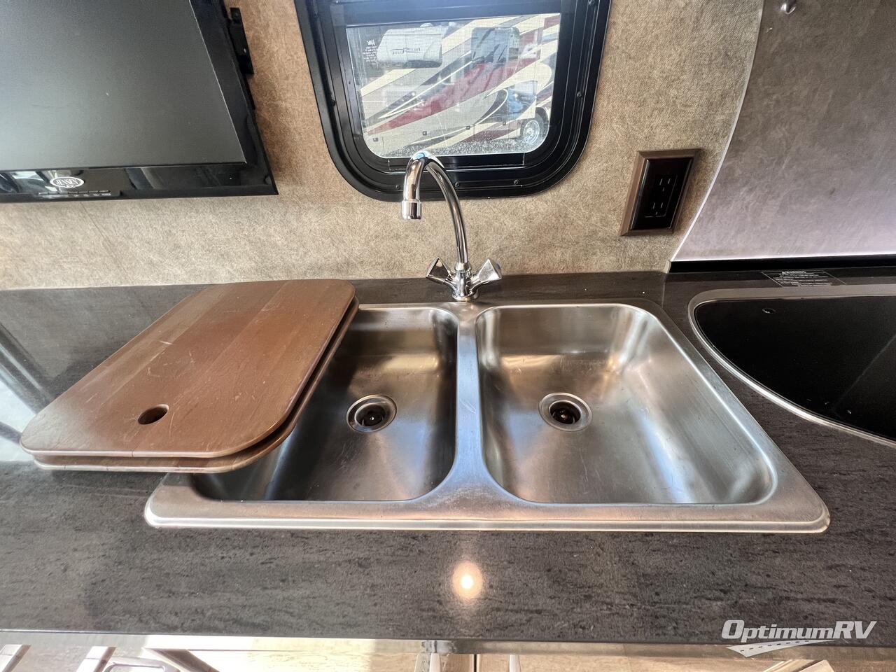 2014 Winnebago View 24G Photo 9