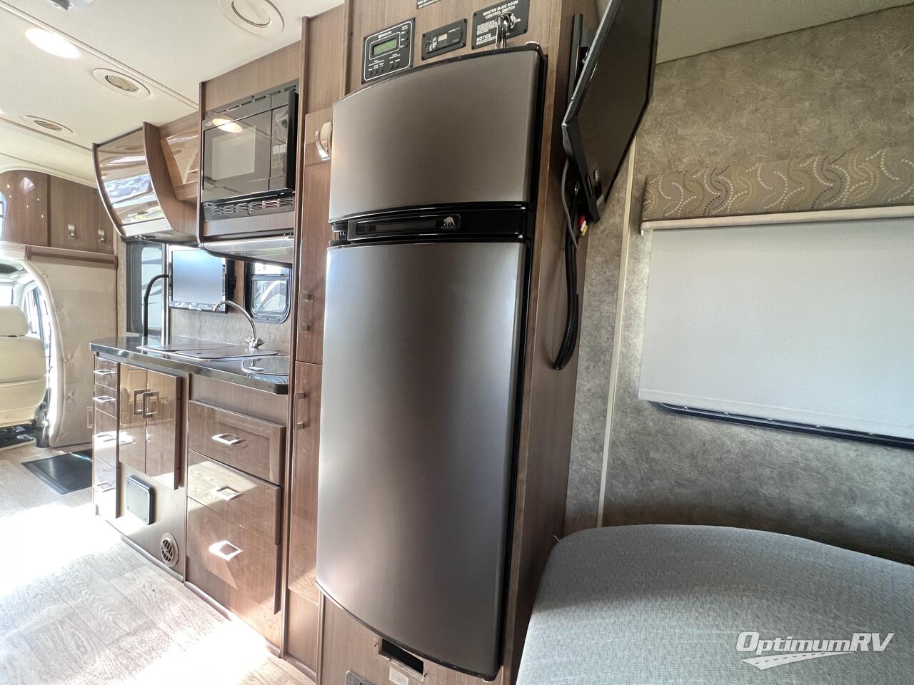 2014 Winnebago View 24G Photo 12