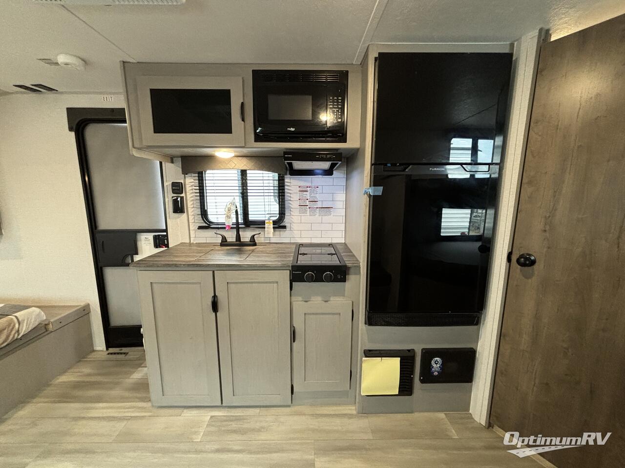 2024 Coachmen Clipper 4K Series 18BH Photo 6