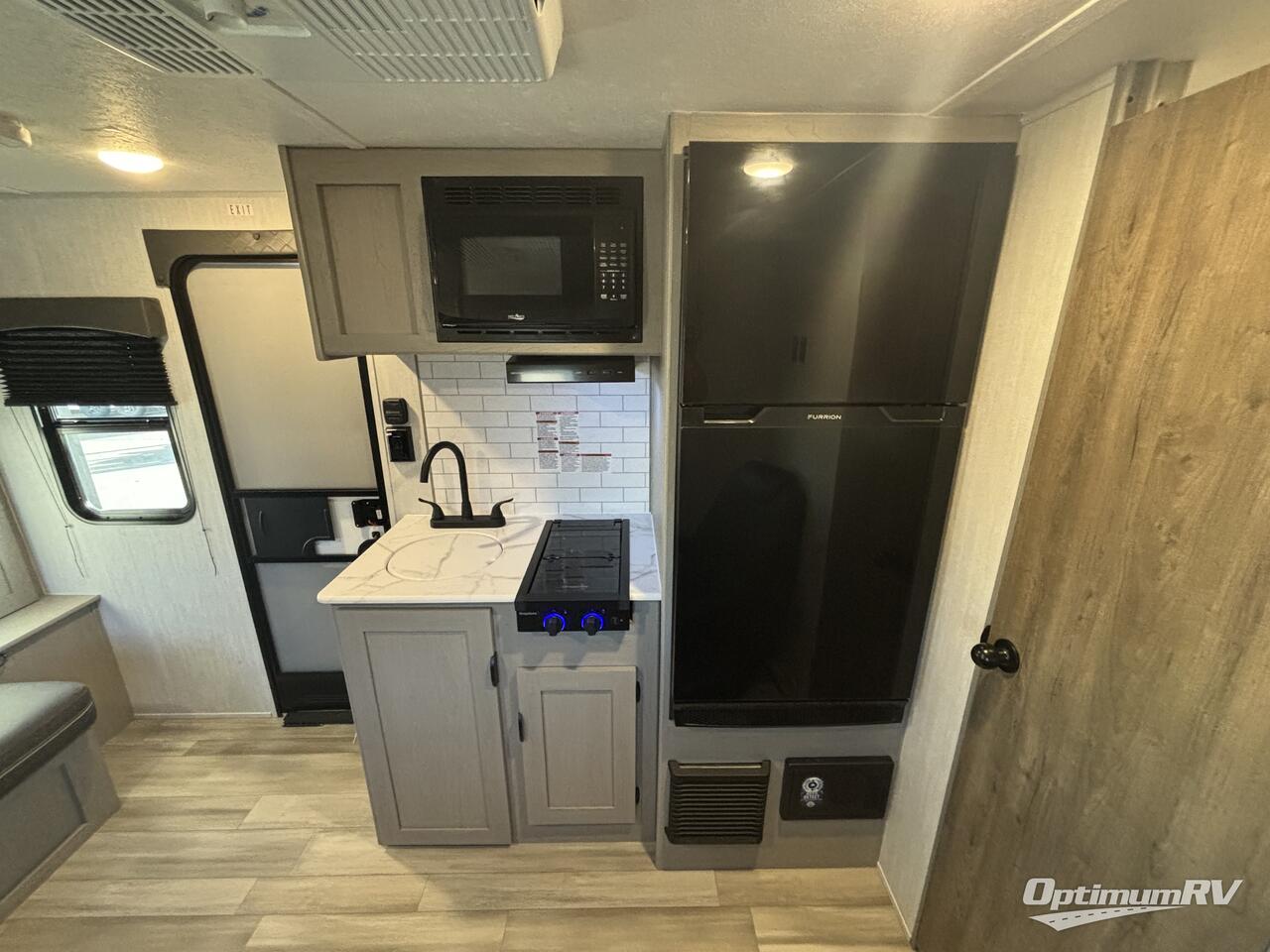 2025 Coachmen Clipper 4K Series 18FQ Photo 5