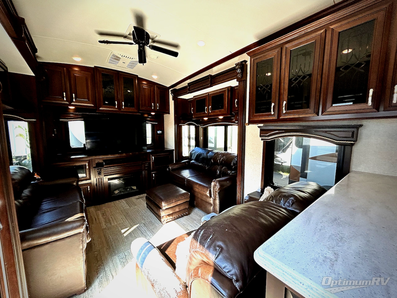 2017 Jayco Designer 39RE Photo 6