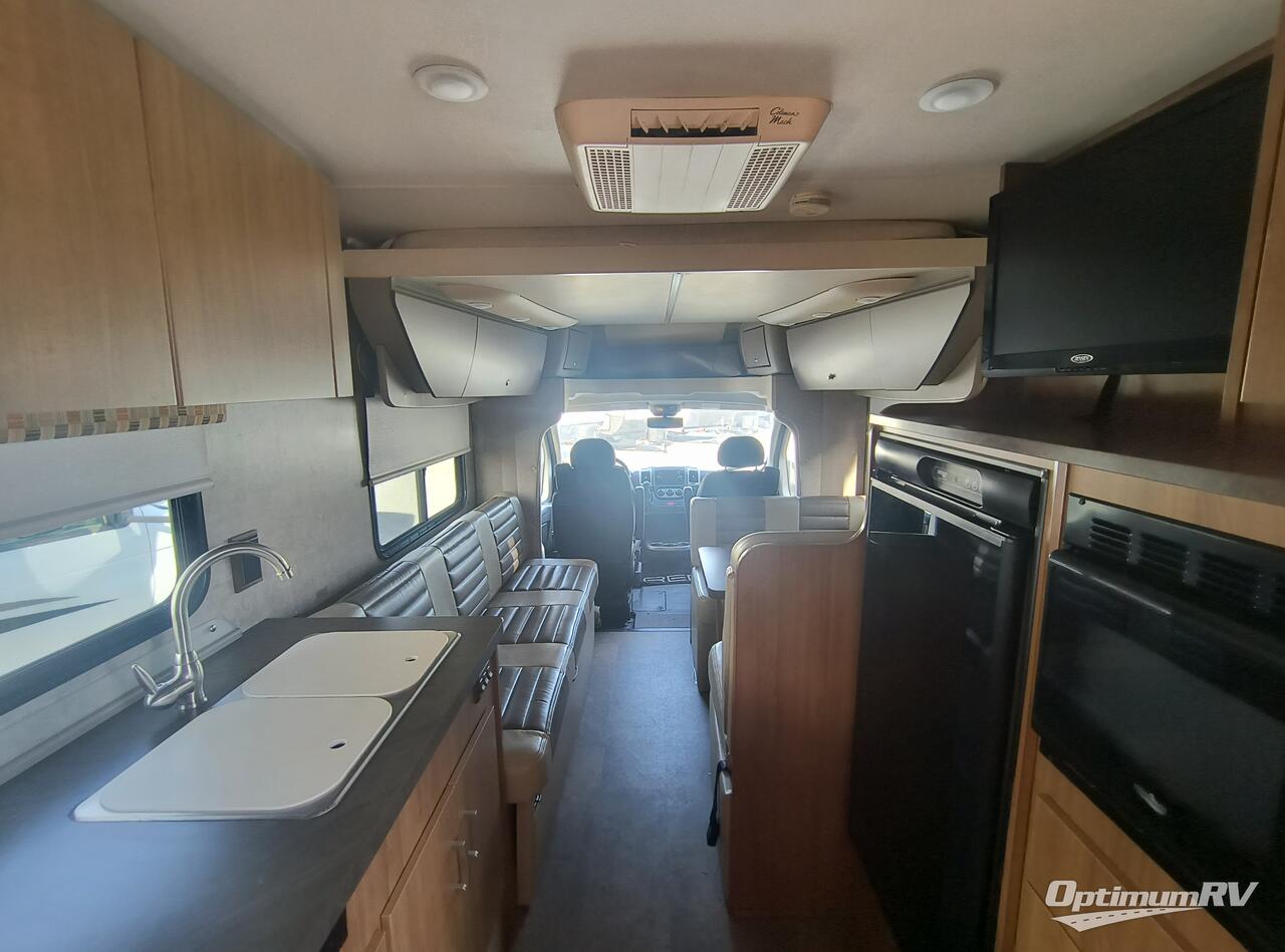 2014 Winnebago Trend 23B Photo 7