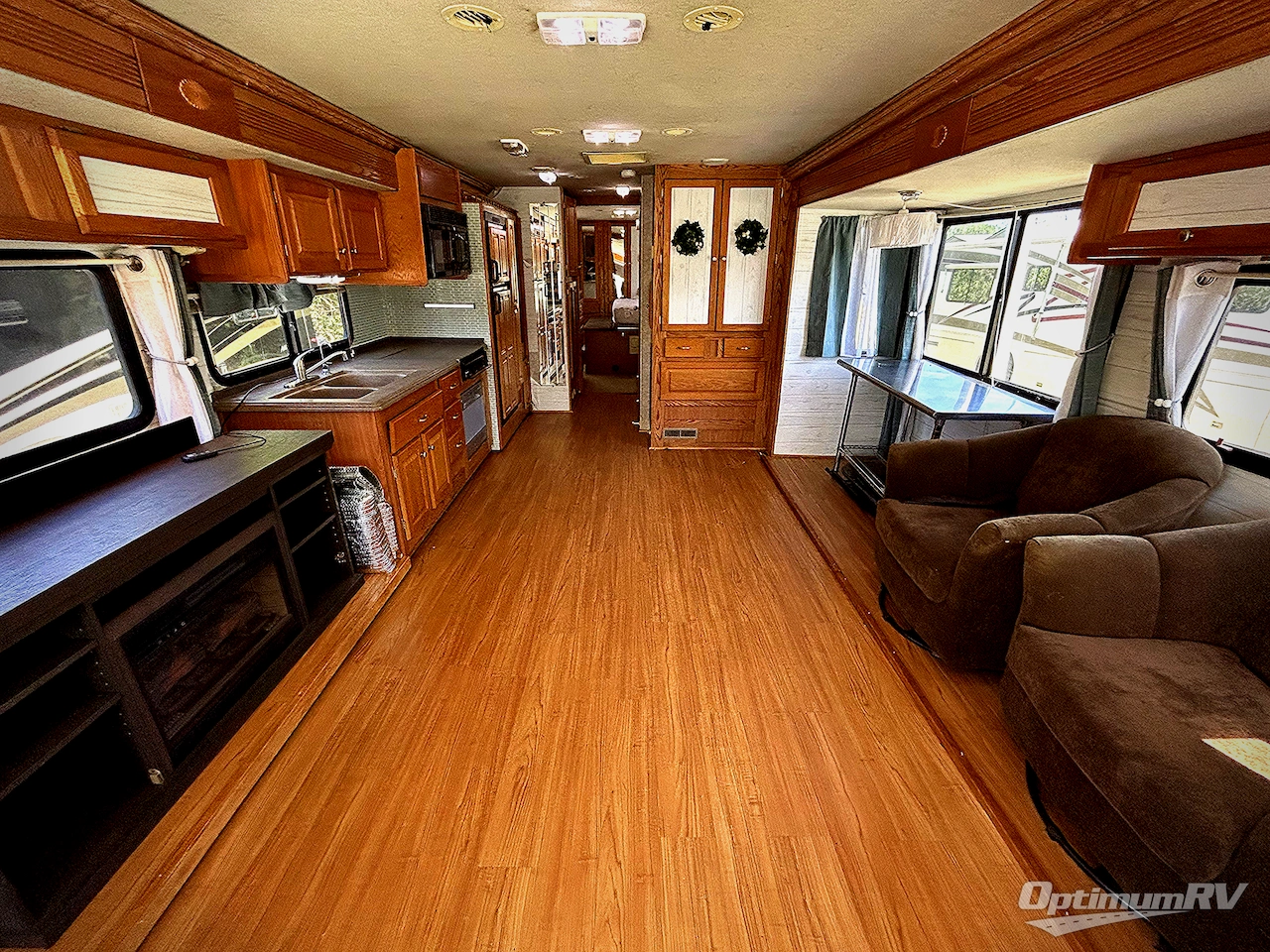 2005 Gulf Stream Crescendo 8386 Photo 2