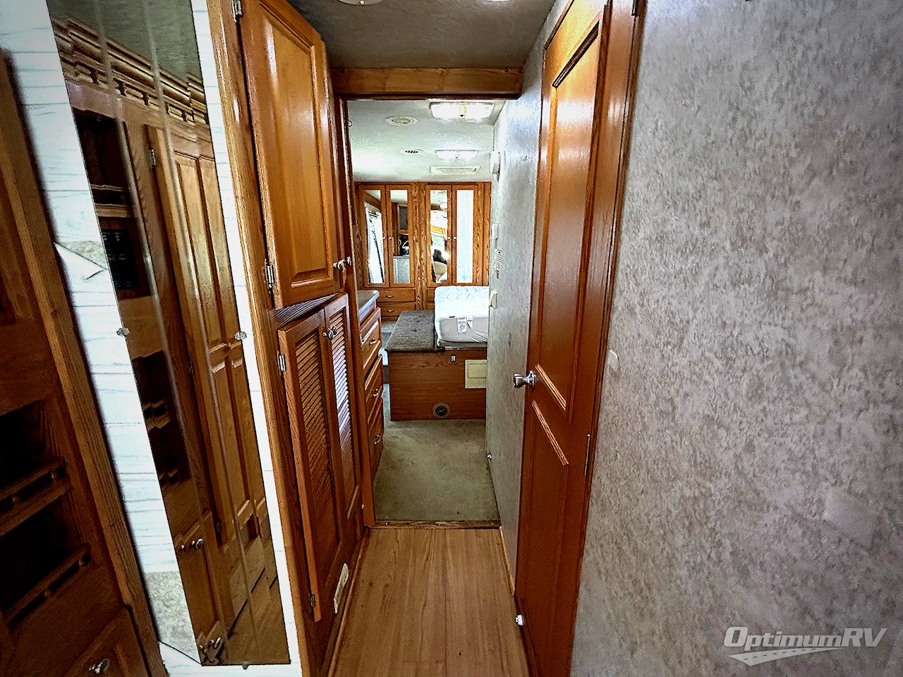 2005 Gulf Stream Crescendo 8386 Photo 12