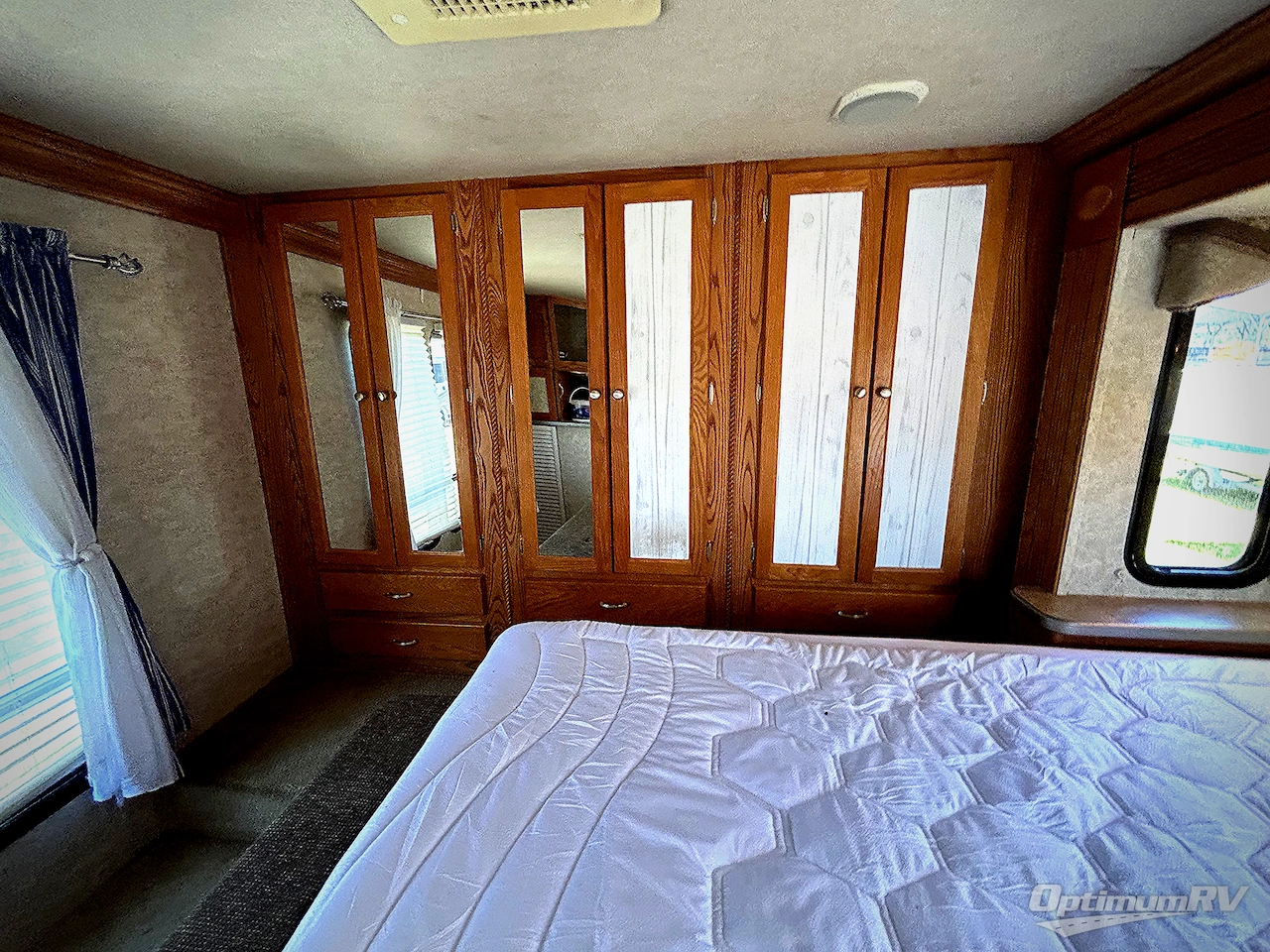 2005 Gulf Stream Crescendo 8386 Photo 19