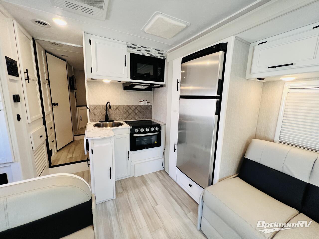 2023 Coachmen Cross Trail XL 26XG Ford E-450 Photo 11