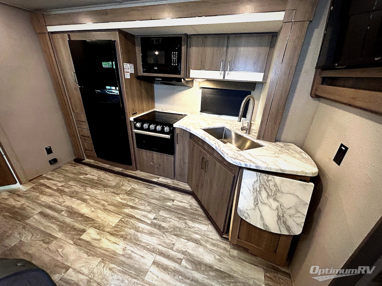 2022 Grand Design Imagine XLS 23BHE Photo 9