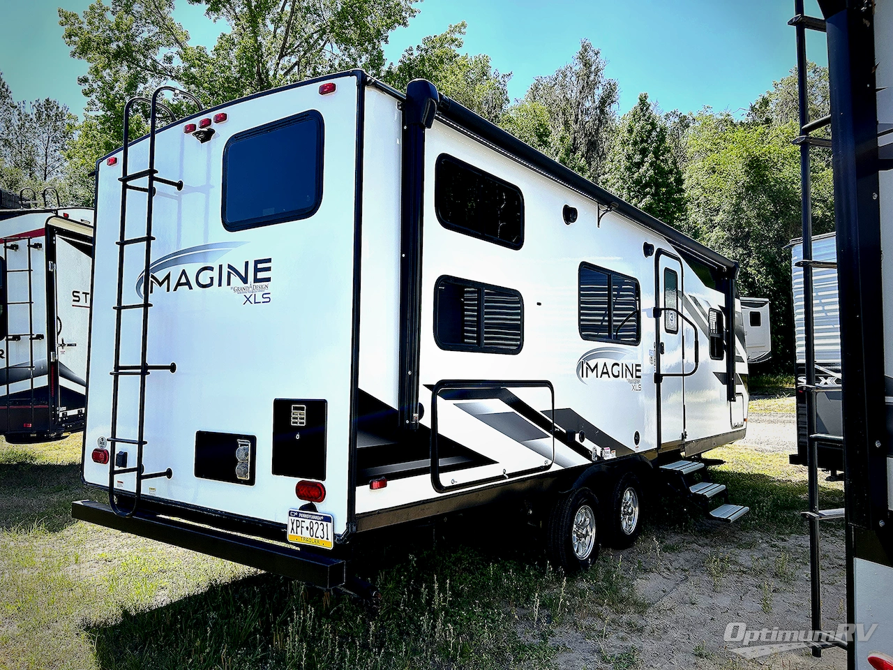 2022 Grand Design Imagine XLS 23BHE Photo 2