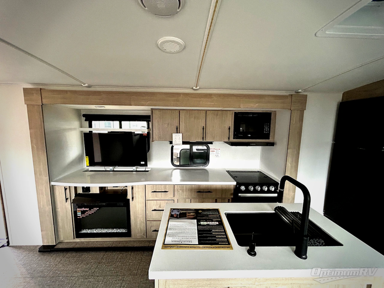 2025 Grand Design Imagine 2670MK Photo 9